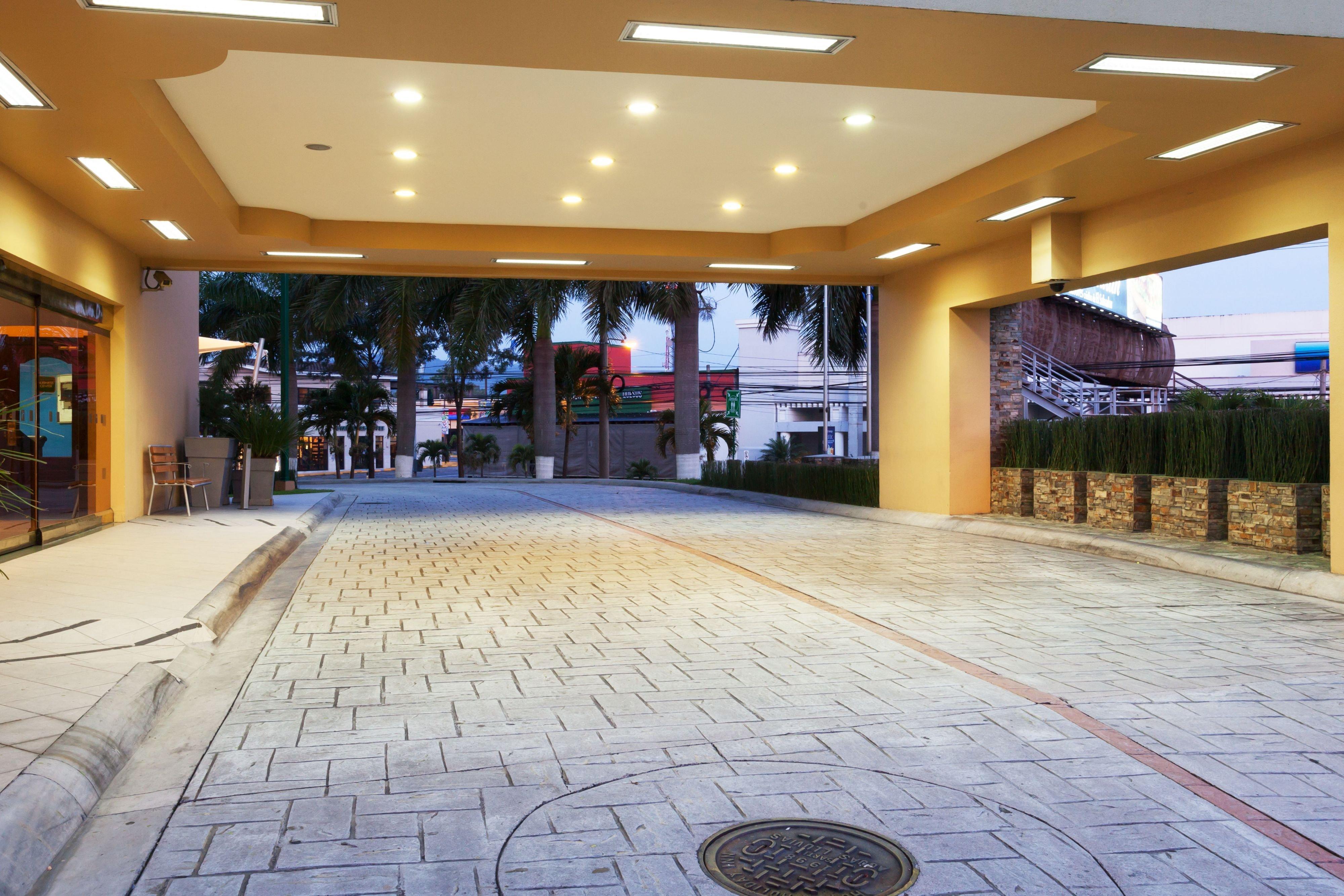 Holiday Inn San Salvador By Ihg Eksteriør bilde